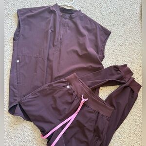 Figs Technical Collection Scrub Rafaela top(S) with Joggers (XS,R) in dark fig